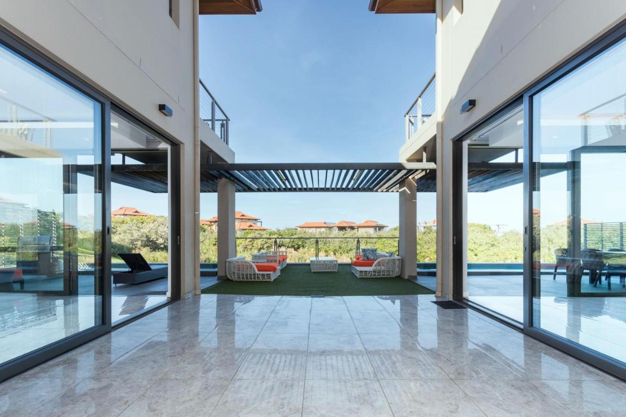 10-11 Ocean's Edge, Zimbali - 8 Bedroom Ballito