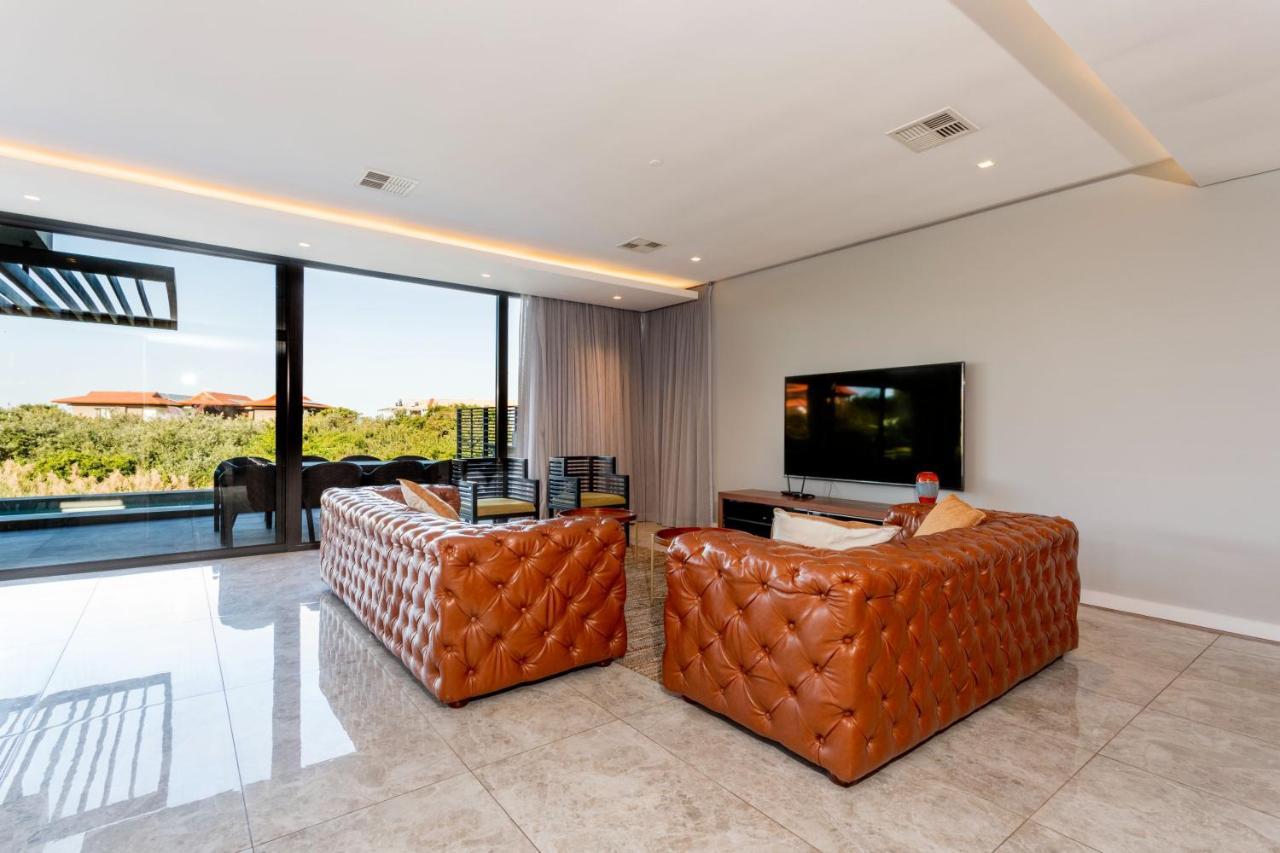 10-11 Ocean's Edge, Zimbali - 8 Bedroom